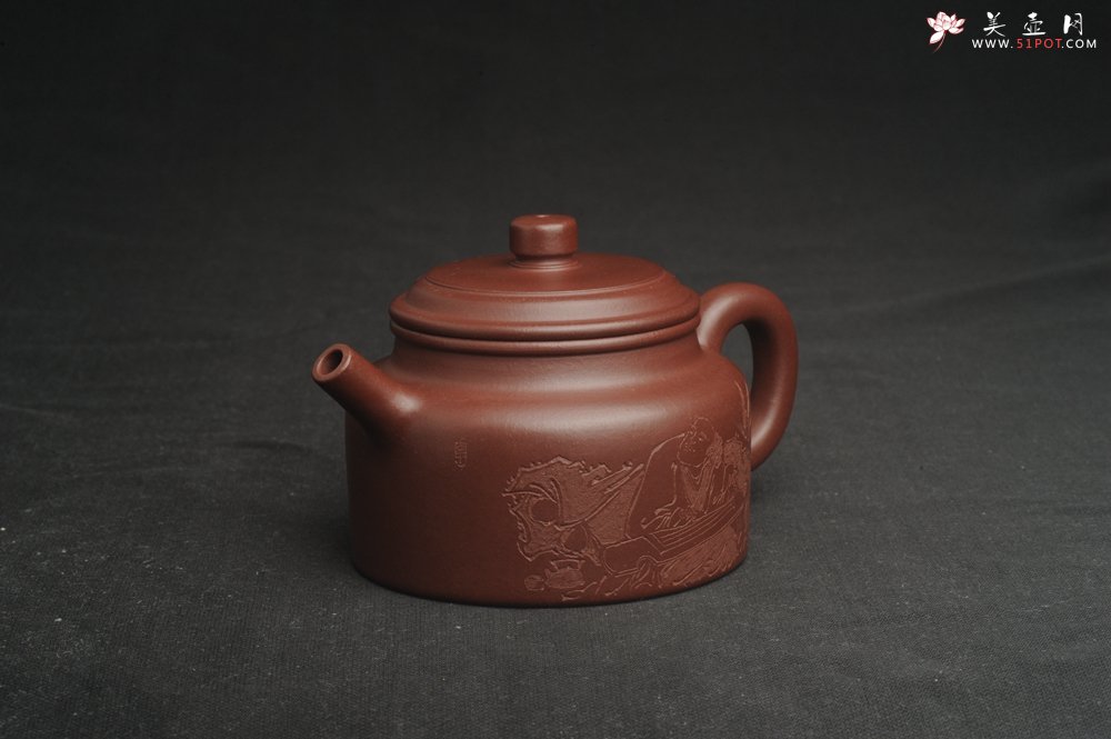 紫砂壶图片：油润黄龙山4号深井红皮龙 全手工德中壶 做工特好 装饰抚琴图 特文气 - 美壶网