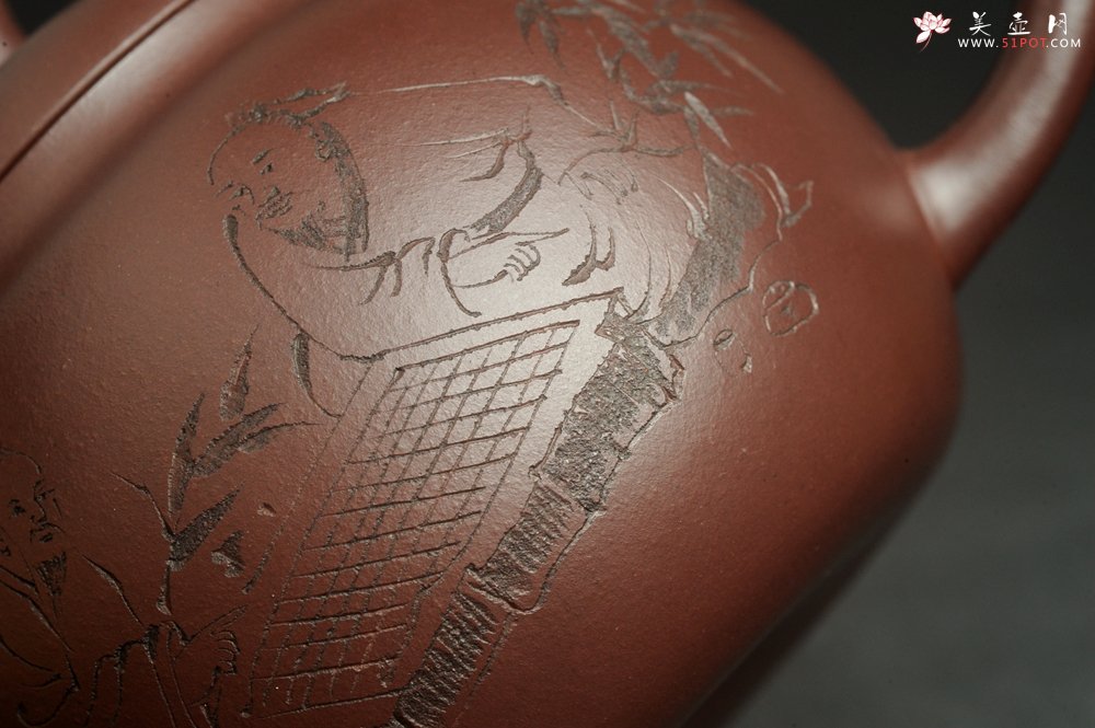 紫砂壶图片：特油润底曹青 全手工一捺底景舟茄段 装饰人物特文气 期待与亲结缘 - 美壶网