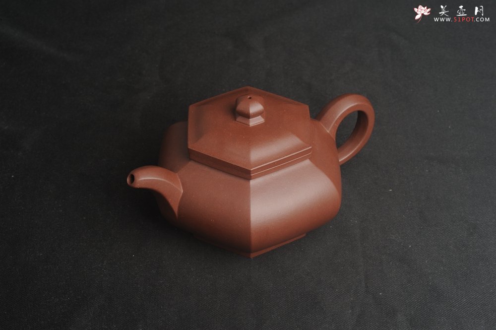 紫砂壶图片：实力派张海艳全手工油润底曹青藏六方壶 线面挺快 - 美壶网