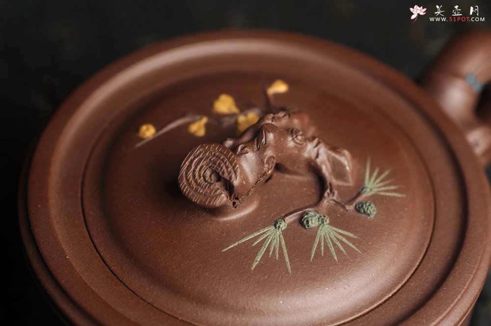 紫砂壶图片：美壶特惠 精致松竹梅岁寒三友竹段壶 茶人醉爱 - 美壶网