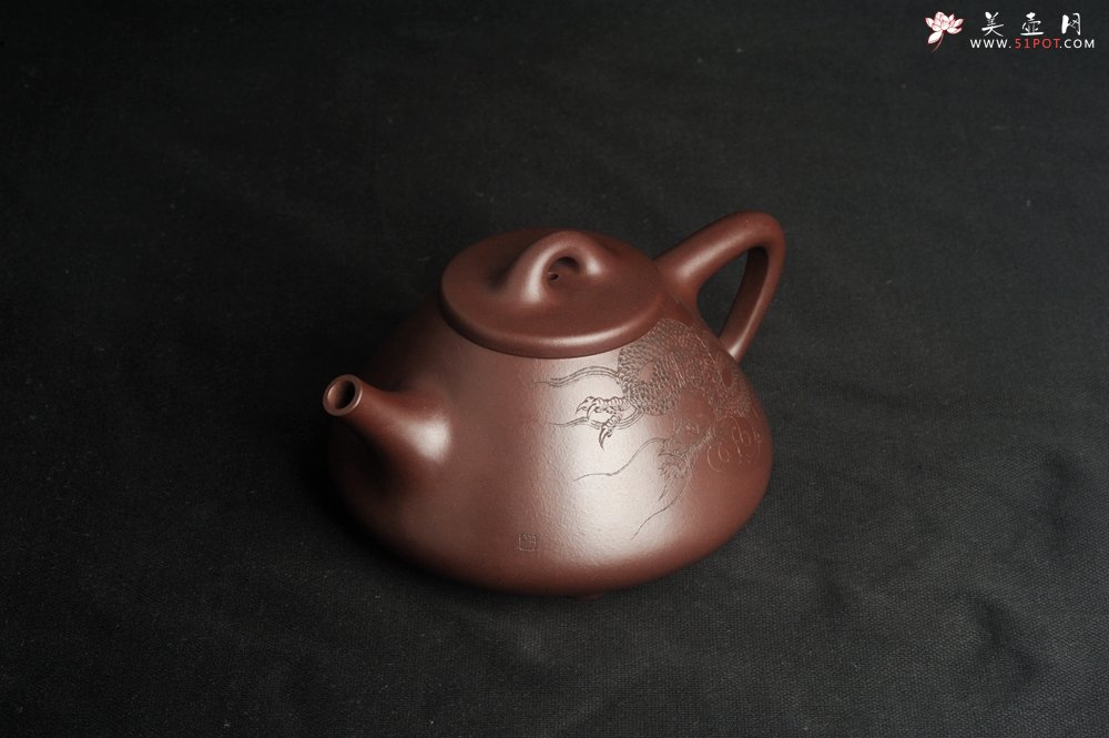 紫砂壶图片：特油润底曹青 全手工子冶石瓢 助工装饰祥龙瑞兽 - 美壶网