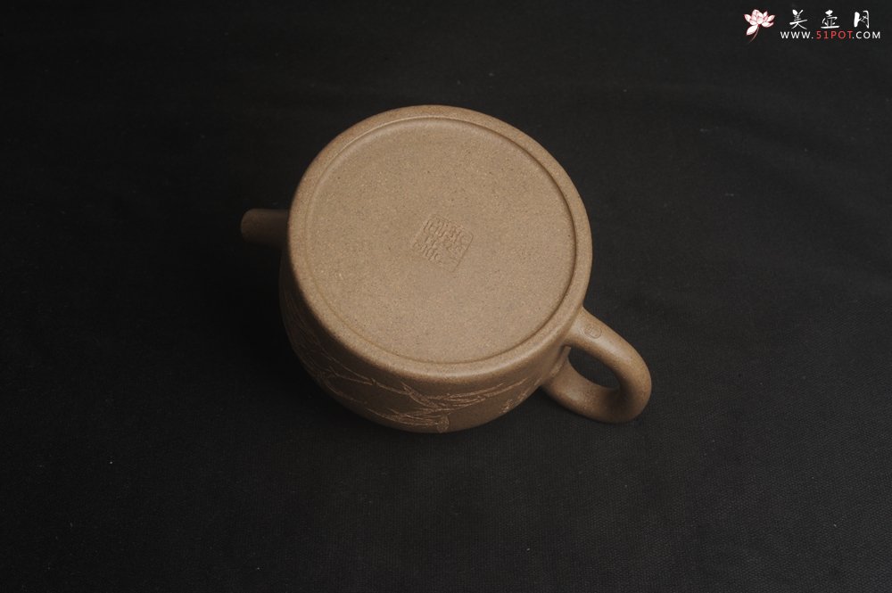 紫砂壶图片：高温油润黄龙山本山老段泥 全手工德中壶 做工特好 居不可无竹 竹笛清风 - 美壶网