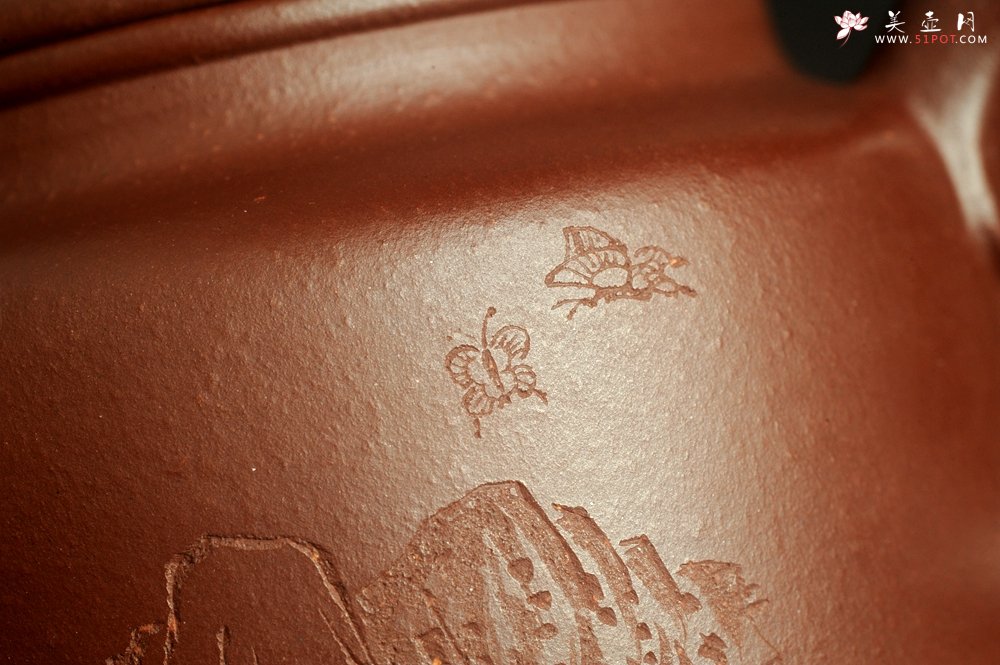 紫砂壶图片：油润黄龙山4号深井红皮龙 全手工德中壶 做工特好 装饰庄周梦蝶图 特文气 - 美壶网