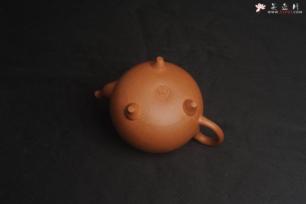紫砂壶图片：美壶特惠 精致黄降坡泥大彬如意茶壶 装饰云鹤图 特文气 - 美壶网