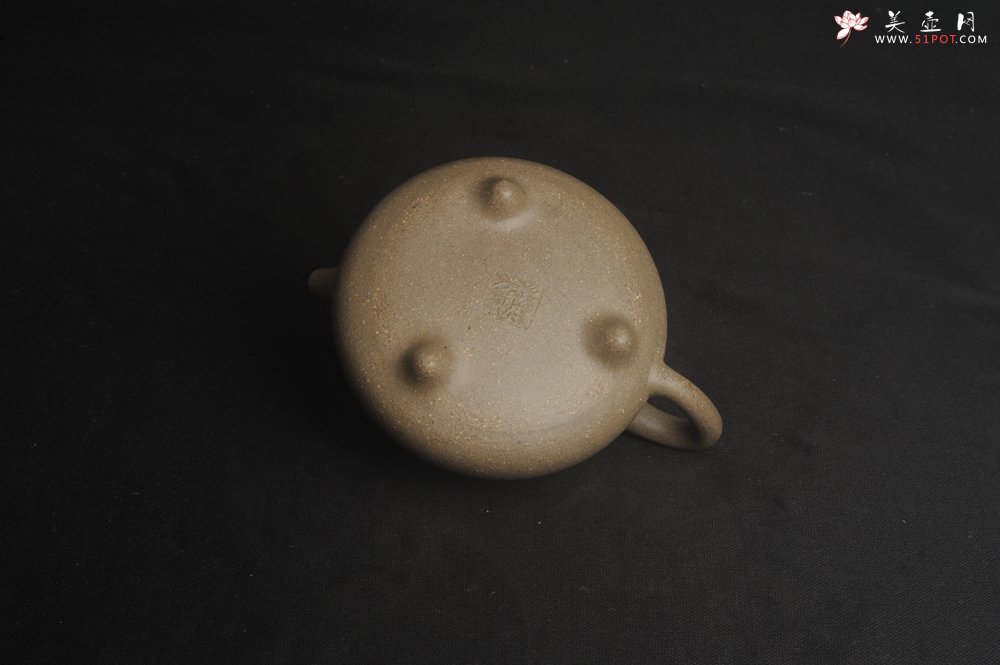 紫砂壶图片：美壶特惠 美壶网特供限量极品高温四号井老青段 精工乳瓢茶壶 装饰人物图 特文气 - 美壶网