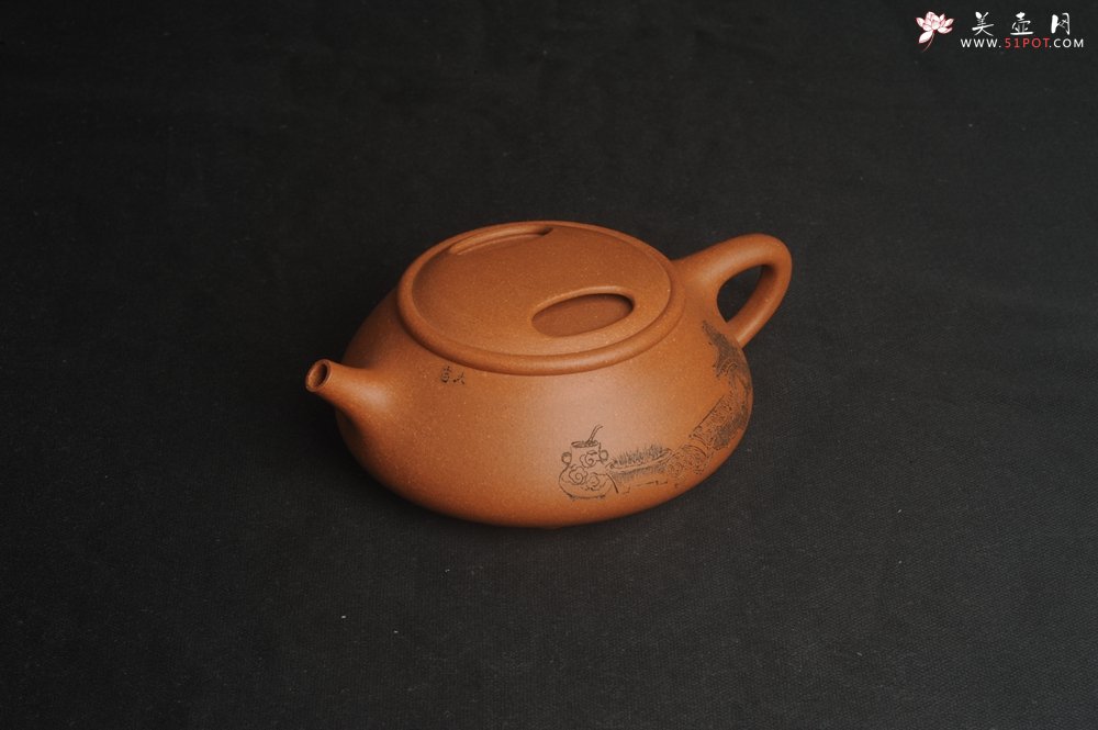 紫砂壶图片：美壶特惠 精致黄降坡泥牛盖石瓢 装饰清供图 特文气 - 美壶网
