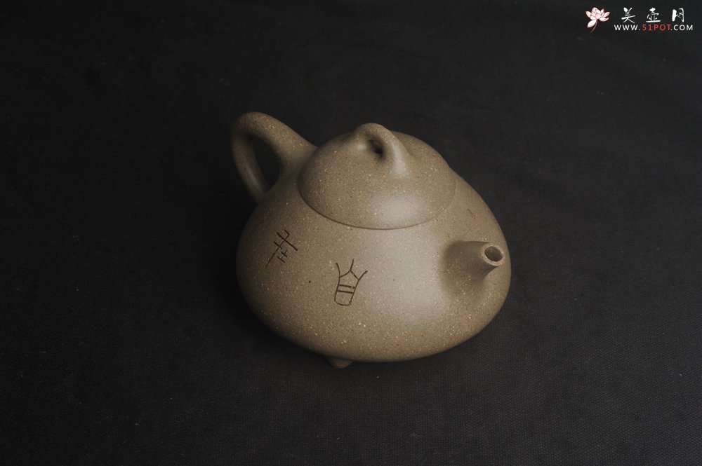 紫砂壶图片：美壶特惠 美壶网特供限量极品高温四号井老青段 精工乳瓢茶壶 装饰人物图 特文气 - 美壶网