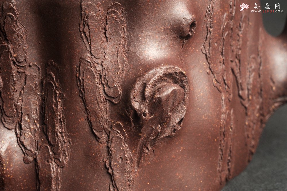 紫砂壶图片：潜力股唐老师 全手工精致紫泥桩壶 肌理丰富生动 期待与您结缘 - 美壶网