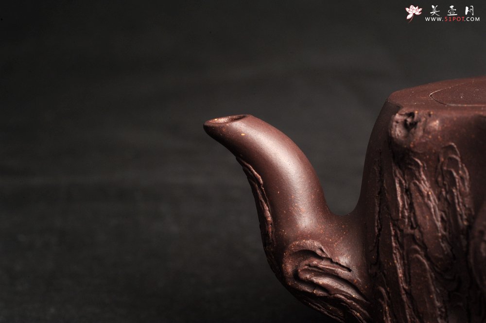 紫砂壶图片：潜力股唐老师 全手工精致紫泥桩壶 肌理丰富生动 期待与您结缘 - 美壶网