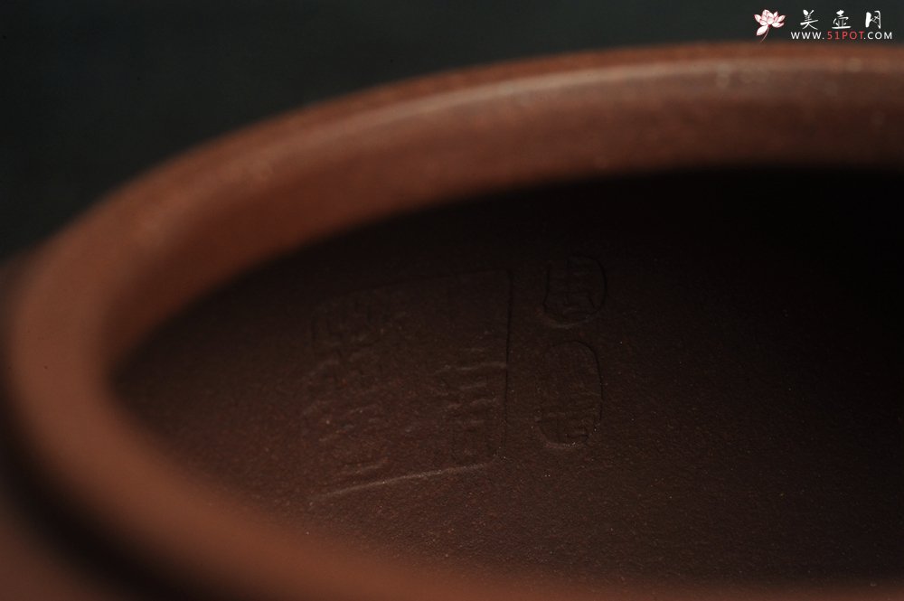 紫砂壶图片：潜力股周小培老师 4号井深井红皮龙 全手工过桥井栏壶 剑胆琴心 福由心造 特文气 期待与亲结缘 - 美壶网