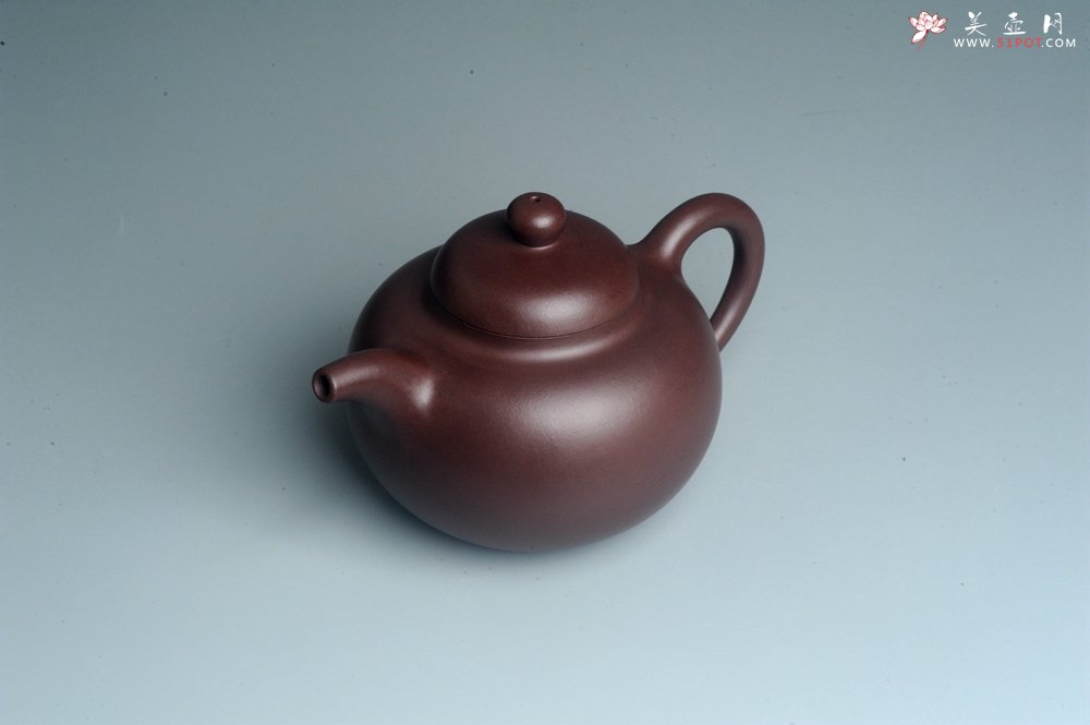 紫砂壶图片：潜力股周小培老师 原创全手工底槽青圆掇壶 - 美壶网