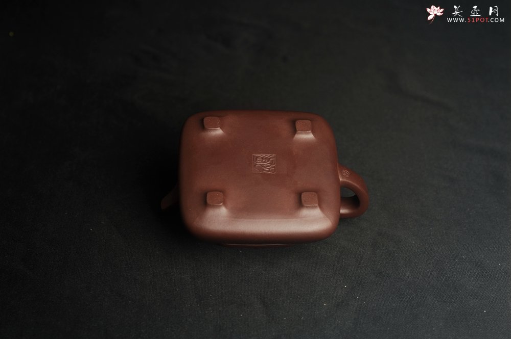 紫砂壶图片：美壶特惠 林旭陶 精致全手工混方石瓢 装饰人物特文气 此是诗仙坡老作 与君同试雨前茶 - 美壶网