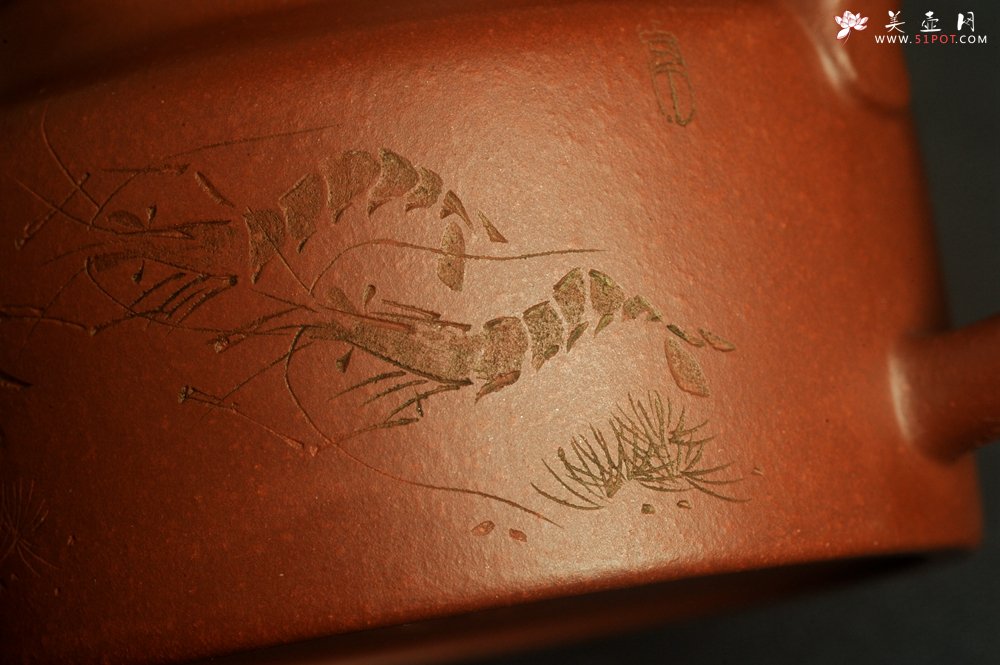 紫砂壶图片：油润老清水泥全手工小品德中壶 装饰虾图 茶亦醉人 特实用文气 - 美壶网