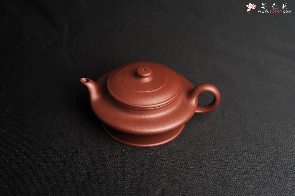 紫砂壶图片：美壶特惠 学学老师精工力作 四号井深井紫泥小虚扁茶壶 小品特难做 - 美壶网