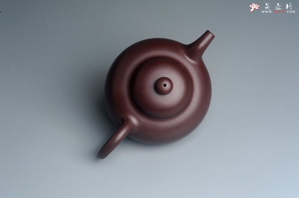 紫砂壶图片：潜力股周小培老师 原创全手工底槽青圆掇壶 - 美壶网