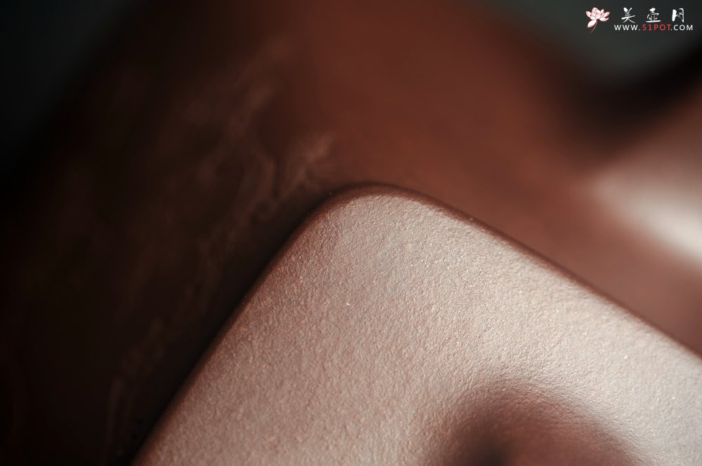 紫砂壶图片：美壶特惠 林旭陶 精致全手工混方石瓢 装饰人物特文气 明月一壶酒 - 美壶网