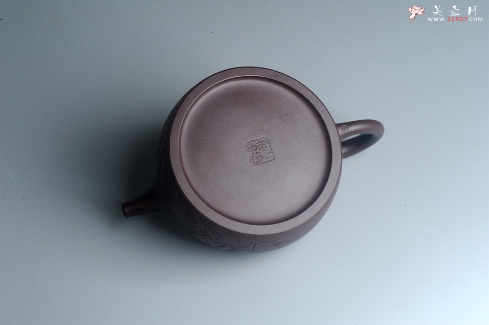 紫砂壶图片：潜力股周小培老师 油润底槽清 卡盖难度相当大 全手工大半月紫砂壶 大象无形 特文气 期待与亲结缘 - 美壶网