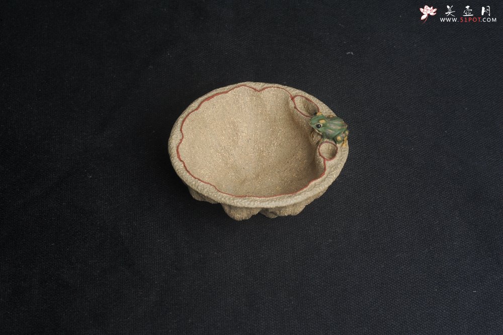 紫砂壶图片：美杯特惠 精致段泥青蛙莲子主人杯 - 美壶网