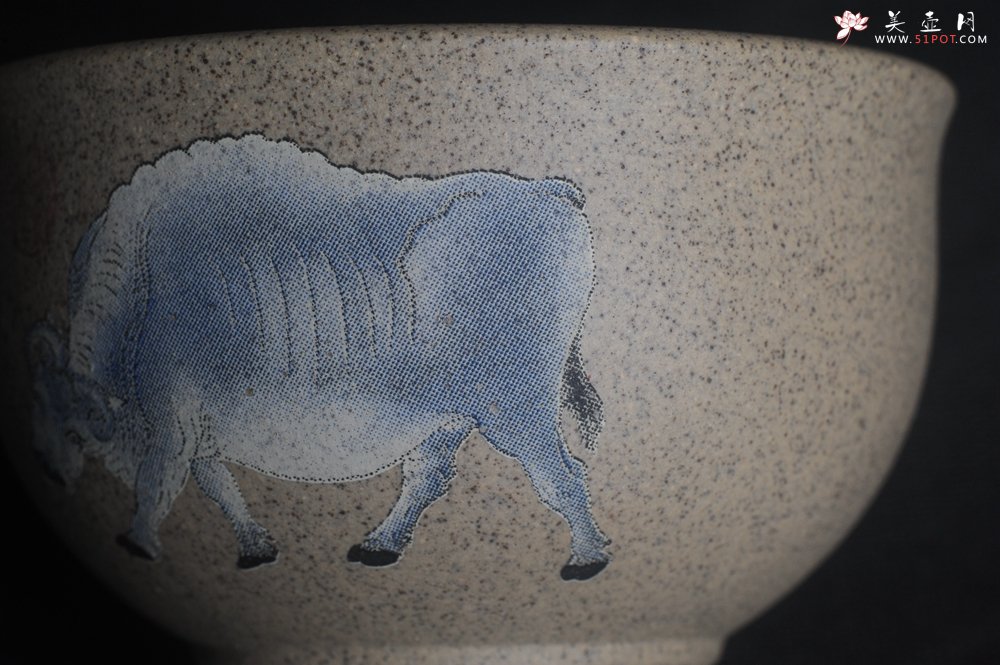 紫砂壶图片：美杯特惠 高温本山段泥 精致吉祥牛主人杯 高性价比 - 美壶网