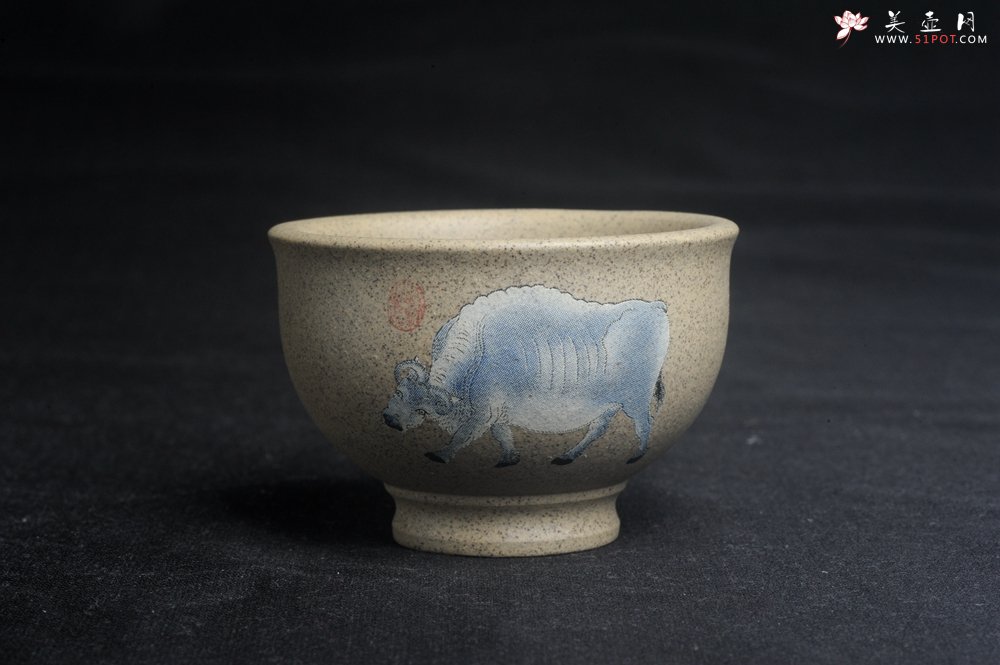 紫砂壶图片：美杯特惠 高温本山段泥 精致吉祥牛主人杯 高性价比 - 美壶网