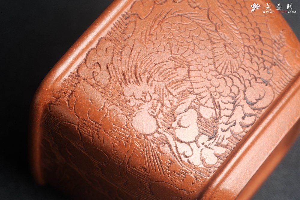 紫砂壶图片：精致降坡泥四方龙凤杯主人杯 茶杯 特文气 - 美壶网