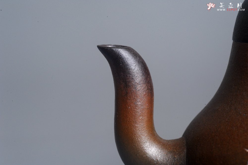 紫砂壶图片：美壶特惠 精致青灰泥柴烧思亭壶 - 美壶网