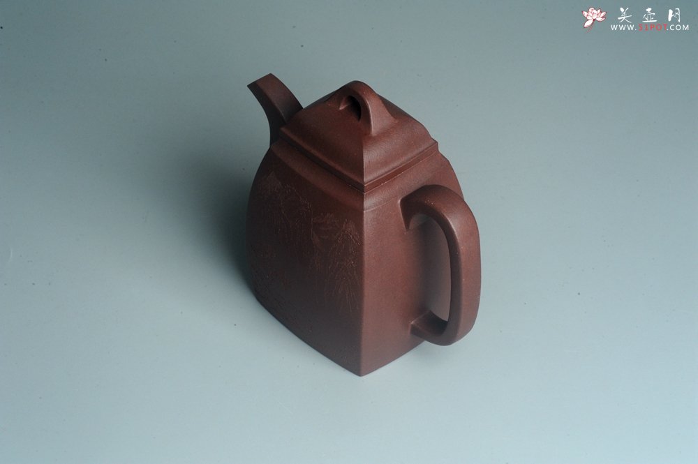 紫砂壶图片：全手工精致汉方壶 装饰山水 特文气 - 美壶网