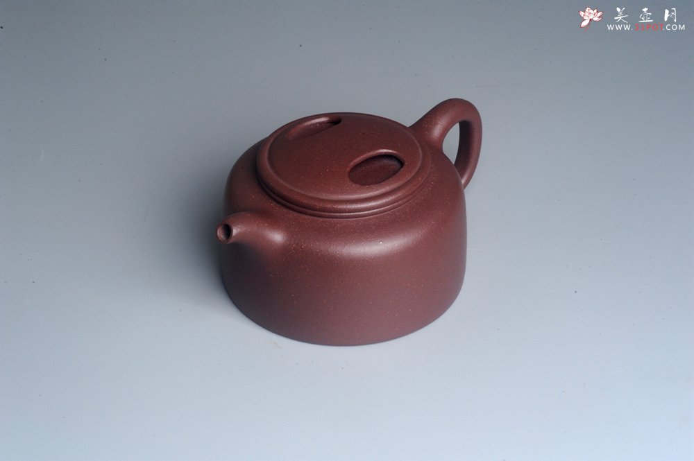 紫砂壶图片：美壶网紫砂壶特惠 精致紫泥手工牛盖井栏茶壶 茶具 - 美壶网