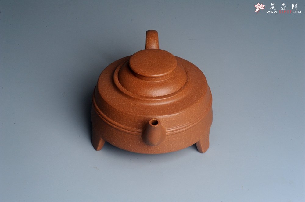 紫砂壶图片：美壶特惠 精致手工茶壶 原矿老段泥三足鼎立紫砂壶茶具 - 美壶网