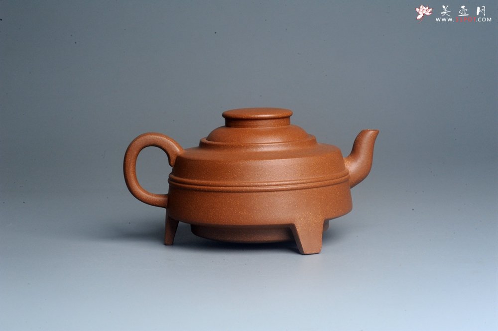 紫砂壶图片：美壶特惠 精致手工茶壶 原矿老段泥三足鼎立紫砂壶茶具 - 美壶网