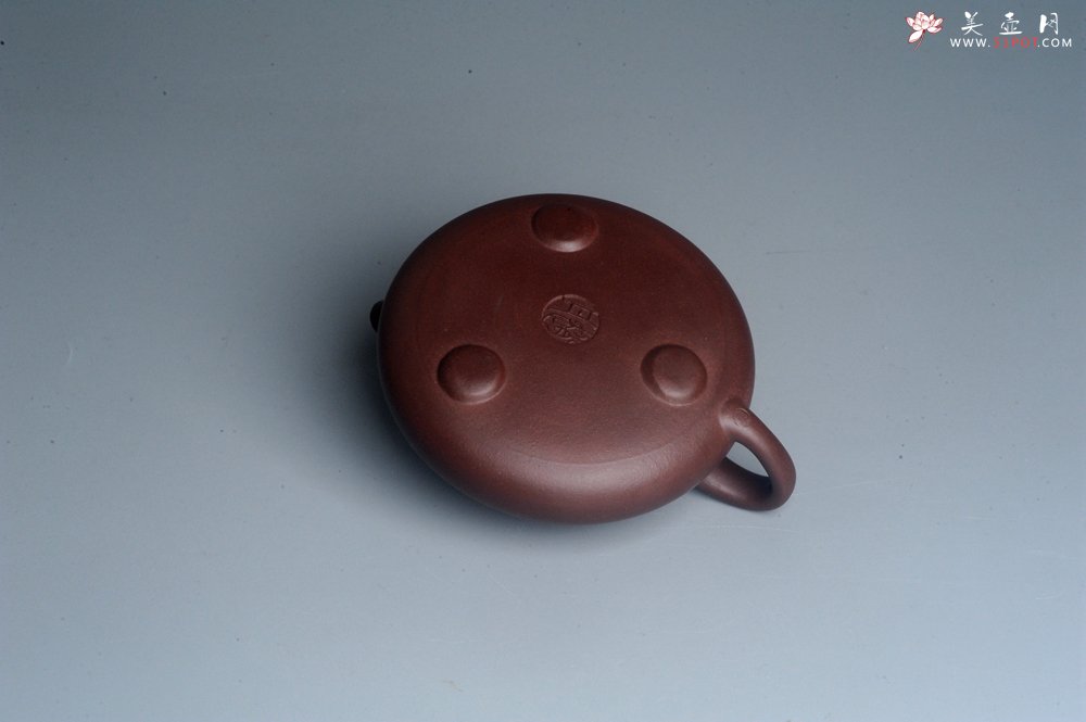紫砂壶图片：美壶特惠 精致紫泥扁石瓢茶壶 - 美壶网