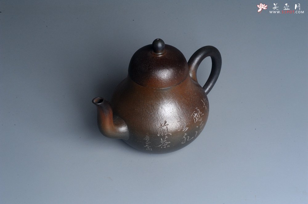 紫砂壶图片：美壶特惠 精致青灰泥柴烧思亭壶 - 美壶网