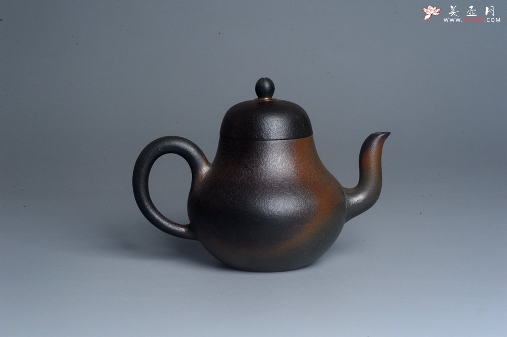 紫砂壶图片：美壶特惠 精致青灰泥柴烧思亭壶 - 美壶网
