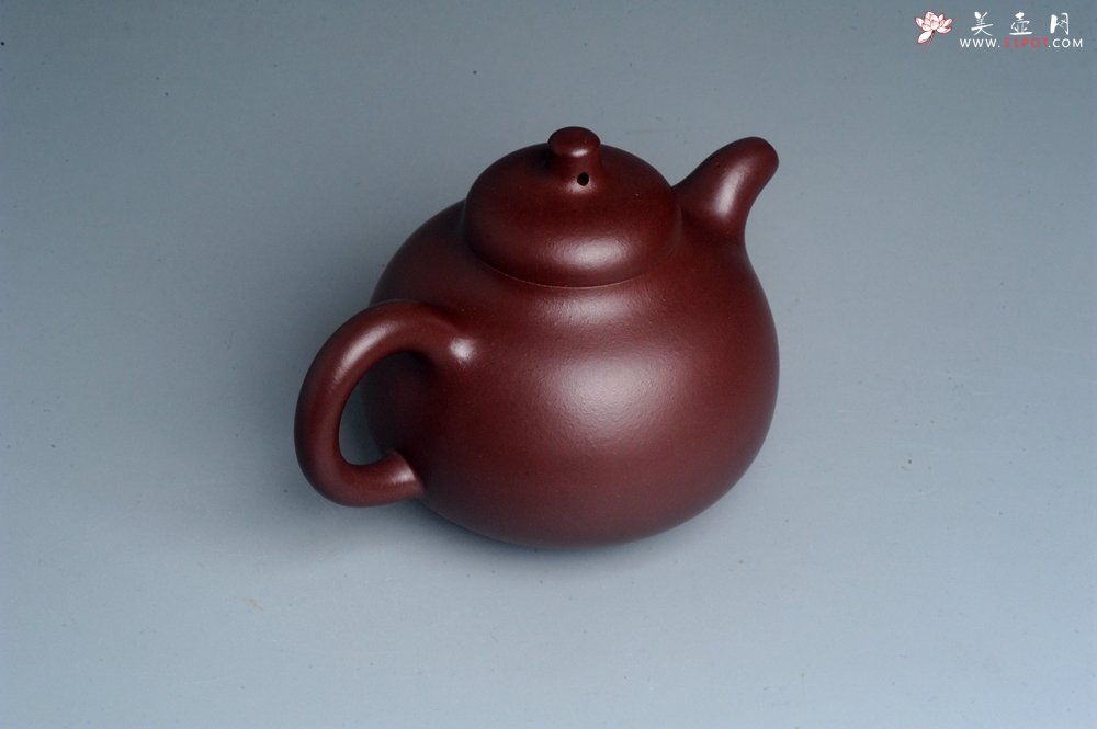 紫砂壶图片：潜力股周小培老师 4号井深井红皮龙 超精致全手工三足乳鼎茶壶 - 美壶网