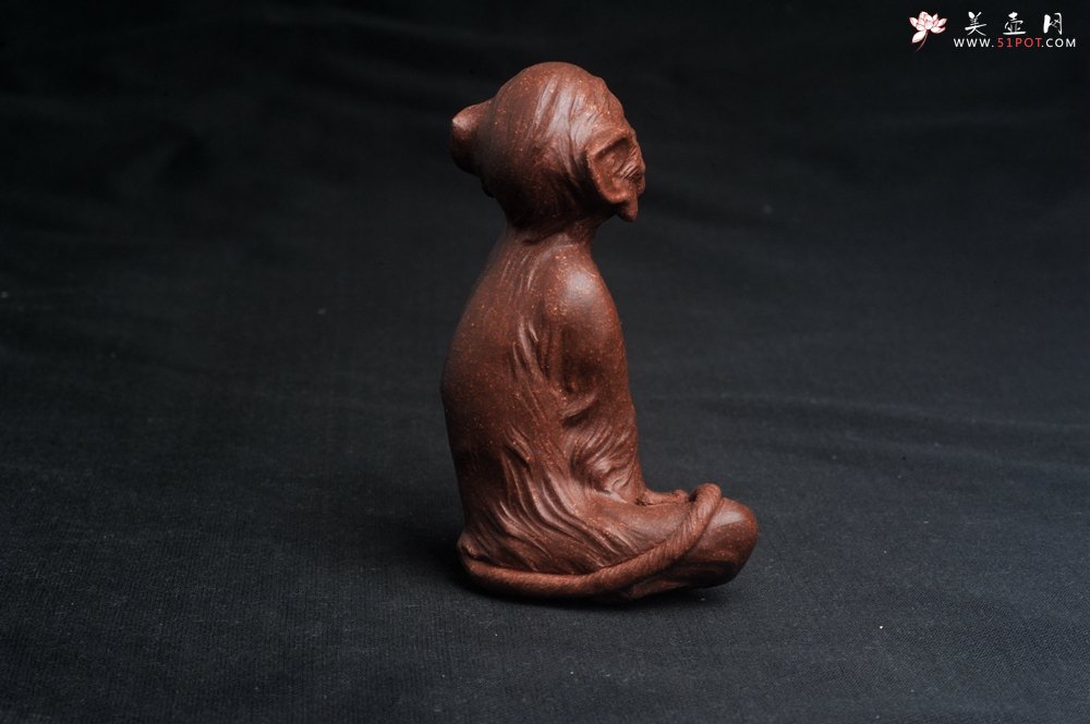 紫砂壶图片：美宠特惠 实力派工艺员姚老师 预计明年升助工 超精品老紫泥紫砂美猴灵猴茶宠 高11cm  肌理丰富生 - 美壶网