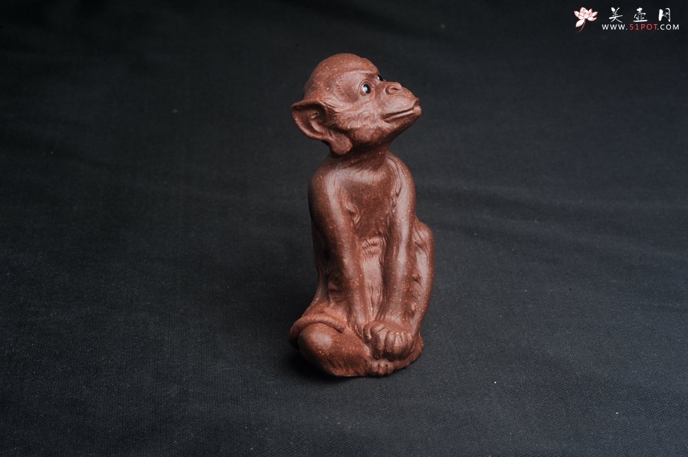 紫砂壶图片：美宠特惠 实力派工艺员姚老师 预计明年升助工 超精品老紫泥紫砂美猴灵猴茶宠 高11cm  肌理丰富生 - 美壶网