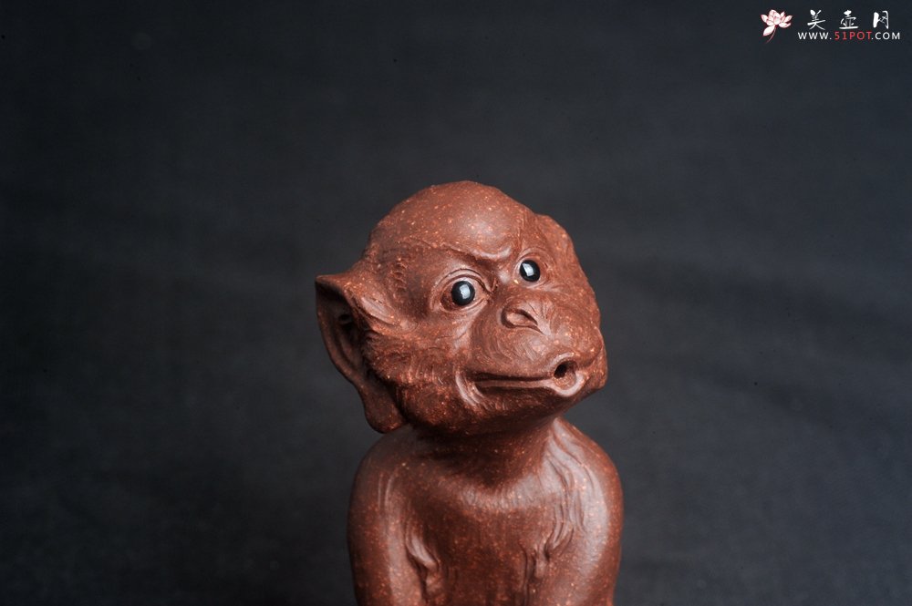 紫砂壶图片：美宠特惠 实力派工艺员姚老师 预计明年升助工 超精品老紫泥紫砂美猴灵猴茶宠 高11cm  肌理丰富生 - 美壶网