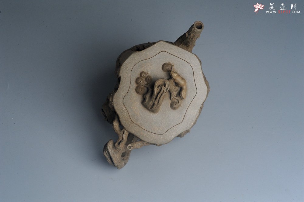 紫砂壶图片：潜力股赵老师 全手工青段松桩壶 松鼠跃然壶盖特有趣 肌理丰富 期待与您结缘 - 美壶网