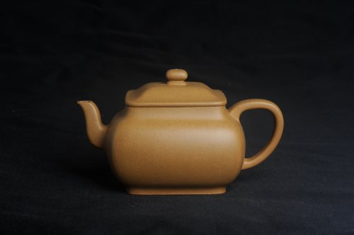 张海艳紫砂壶 实力派张海艳 全手工黄金段泥四方纳福壶 泥料做工俱佳 期待与亲结缘 黄金段