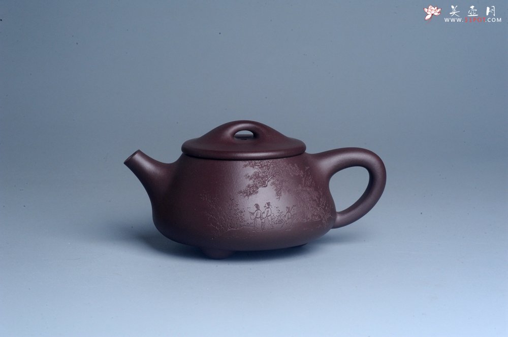 紫砂壶图片：实力派工艺师周斌 优质底槽青全手工精工 满瓢壶 张听钢装饰山水  知足是人生一乐 无为得天地自然 - 美壶网