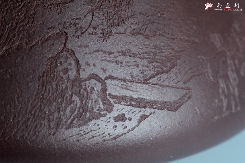 紫砂壶图片：实力派助工周斌 优质底槽青全手工精工 子冶石瓢壶 张听钢精刻山水 青山似欲留人住  香茗何妨为客尝 - 美壶网