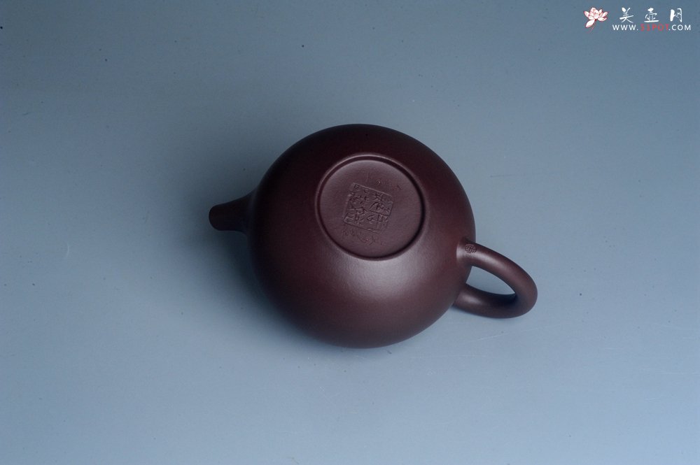 紫砂壶图片：实力派助工周斌 优质底槽清全手工精工 原创寿桃壶  陶兴双刀装饰 特文气 但愿人长久千里共婵娟 - 美壶网
