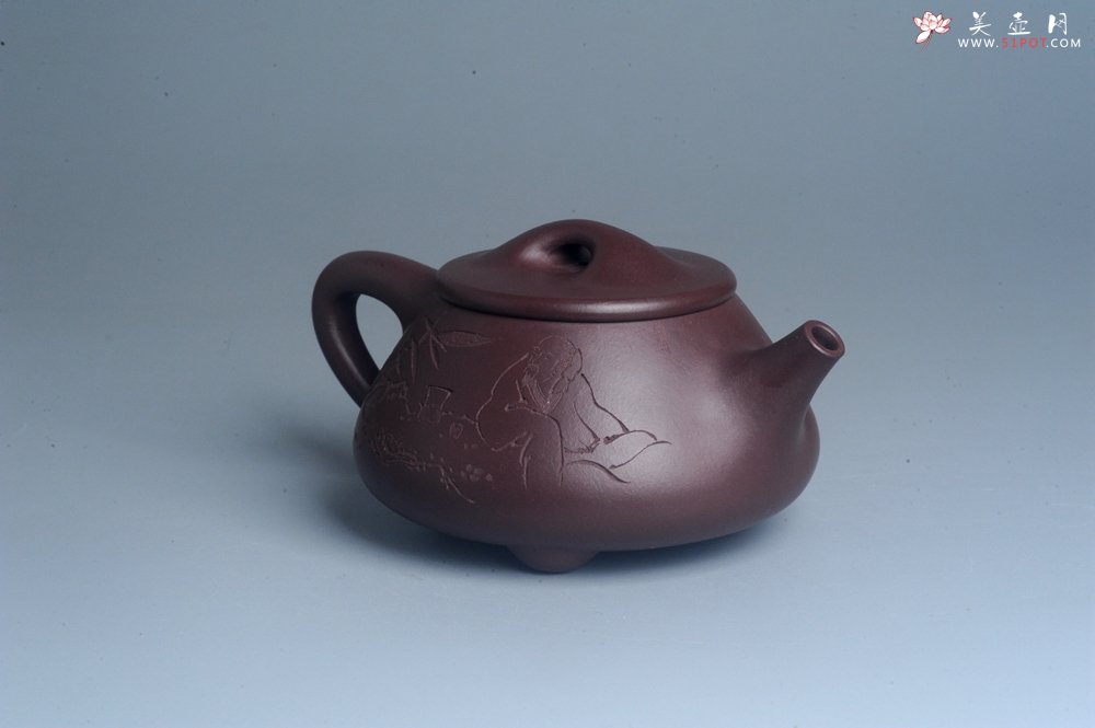紫砂壶图片：实力派工艺师周斌 优质底槽青全手工精工满瓢壶 陶兴双刀装饰 特文气 玉壶写新竹 烹泉试乳茶 - 美壶网