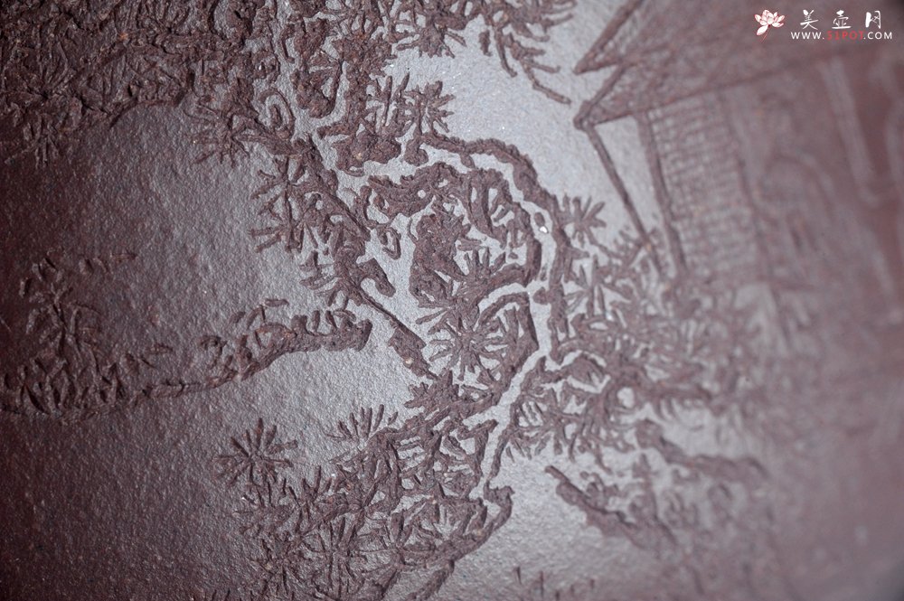 紫砂壶图片：实力派工艺师周斌 优质底槽青全手工精工 满瓢壶 张听钢装饰山水 好山一窗足 佳景四时宜 - 美壶网