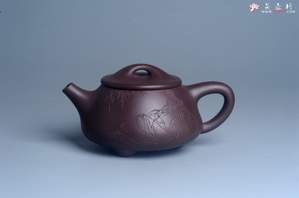 紫砂壶图片：实力派工艺师周斌 优质底槽青全手工精工 满瓢壶 张听钢装饰人物 明月一壶酒 清风万卷书 - 美壶网