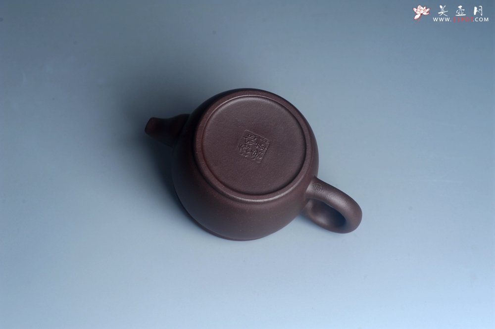 紫砂壶图片：美壶特惠 潜力股周学学老师 精工典范  精致老紫泥汉瓦壶 - 美壶网