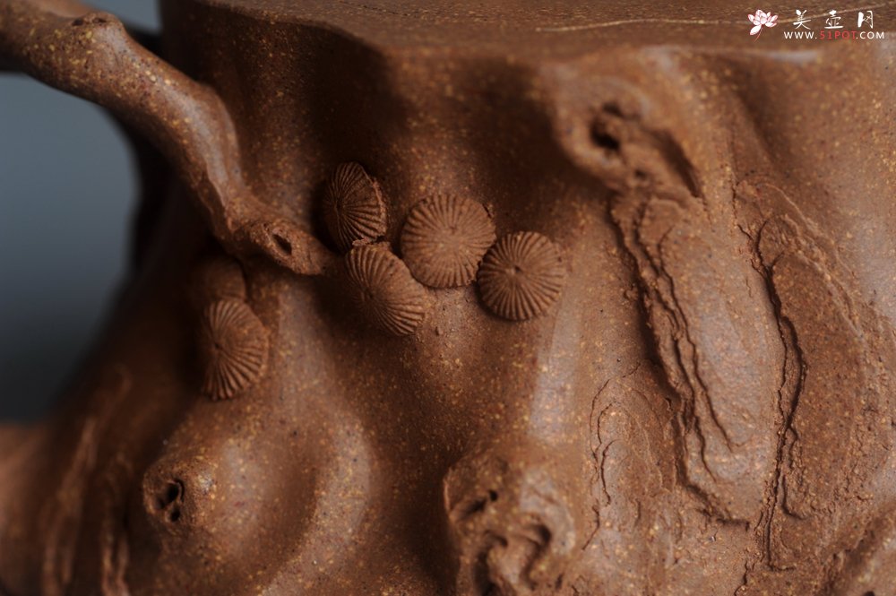 紫砂壶图片：潜力股唐老师 全手工精致老段松桩壶 肌理丰富生动 期待与您结缘 - 美壶网