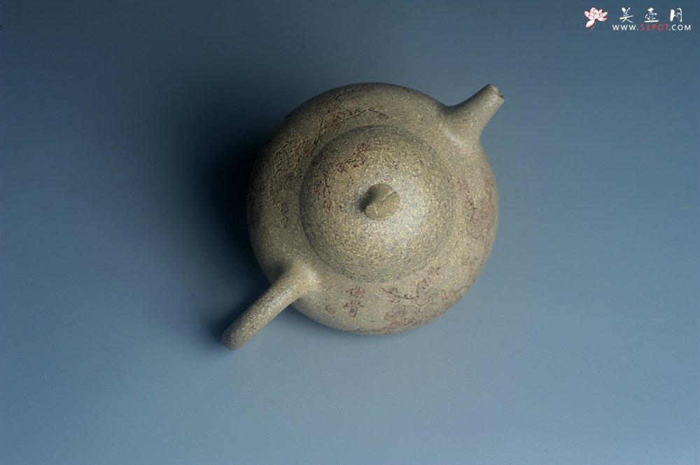 紫砂壶图片：实力派工艺师周斌 极品芝麻段泥 全手工茄瓜壶 装饰墨梅特文气 - 美壶网