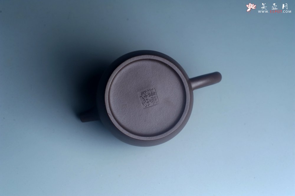 紫砂壶图片：美壶特惠 超精致老紫泥秦权壶 特文气 - 美壶网