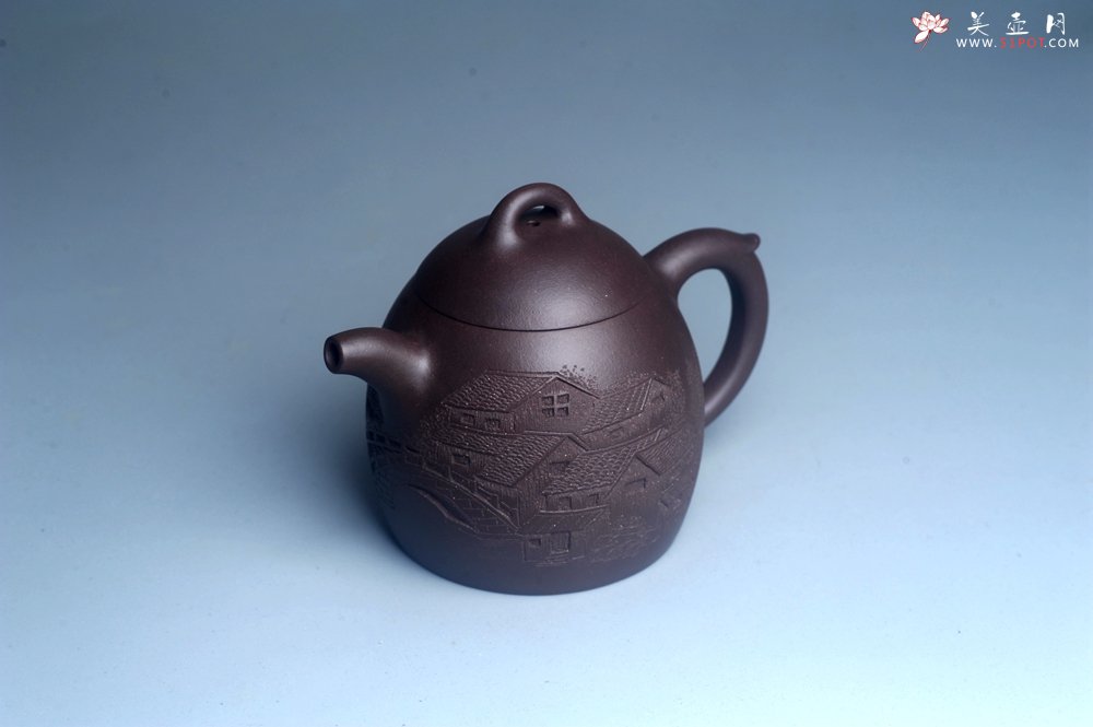 紫砂壶图片：美壶特惠 超精致老紫泥秦权壶 立体雕刻山水 特文气 - 美壶网